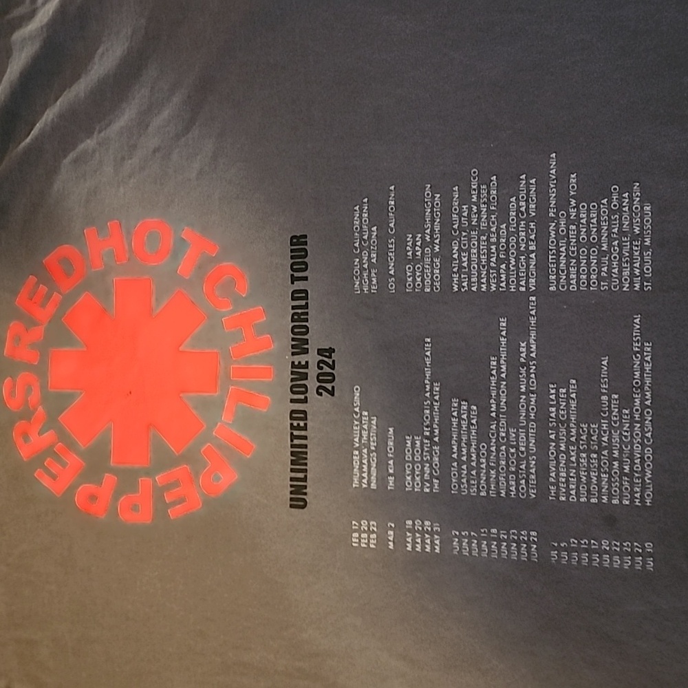 Red Hot Chili Peppers Concert Tee - Picture 5 of 5